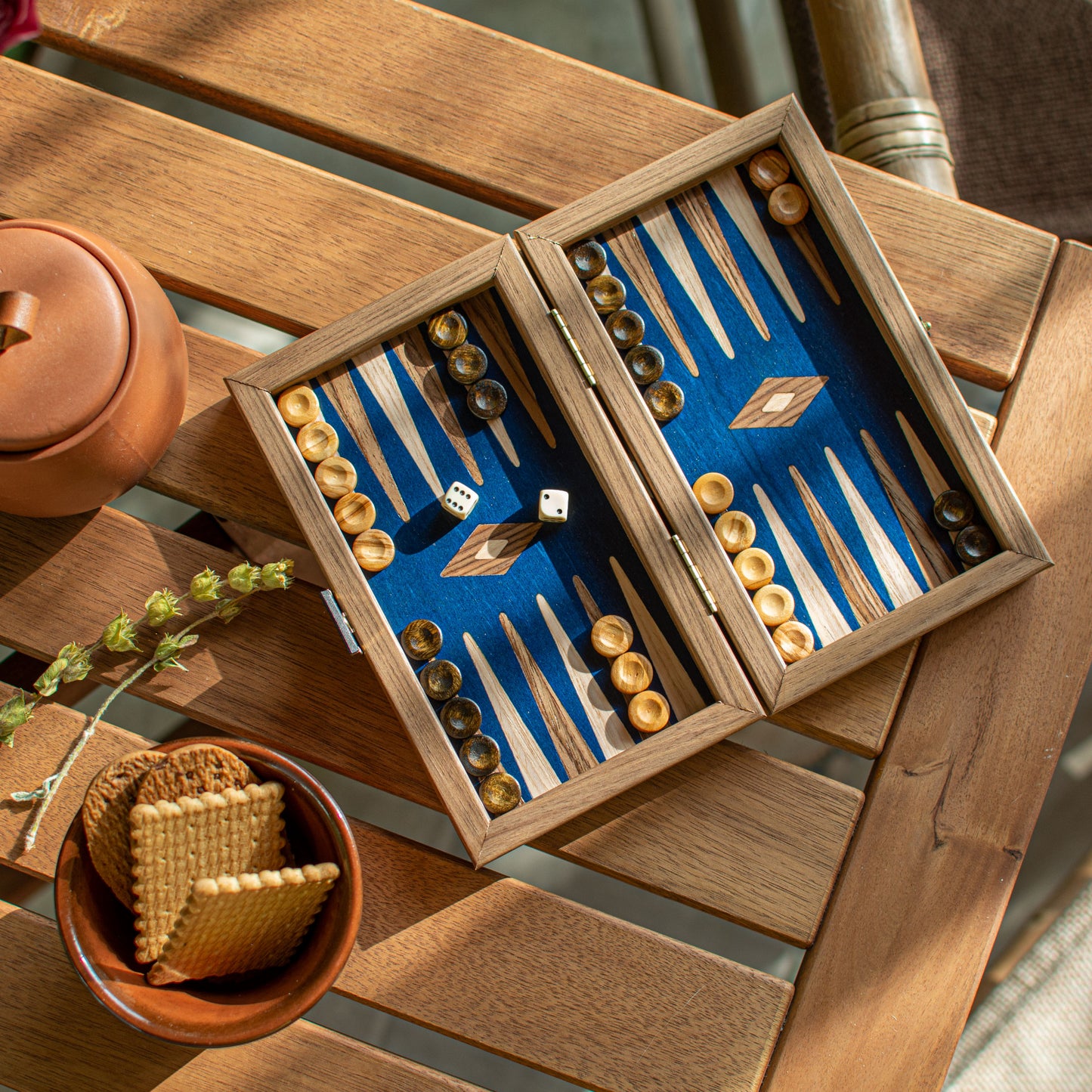 Handcrafted Oak/Blue & Walnut Backgammon Set - Elegant Marquetry Design